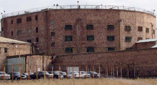 Армянские правозащитники назвали негуманным содержание тяжелобольного в тюрьме до его смерти