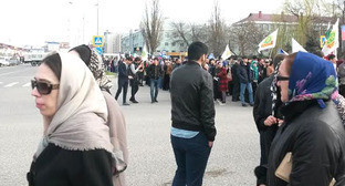 Грозненцы сообщили о принудительном участии в митинге в честь Крыма
