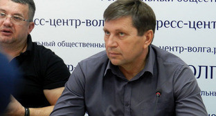 Оппоненты обвинили главу Дубовского района в препятствовании их работе