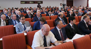 Парламент Дагестана решил прекратить полномочия Муртазалиева