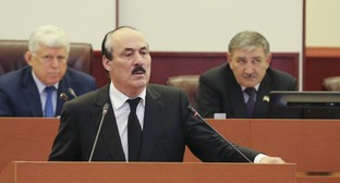 Эксперты назвали критические заявления Абдулатипова о правительстве Дагестана формальностью